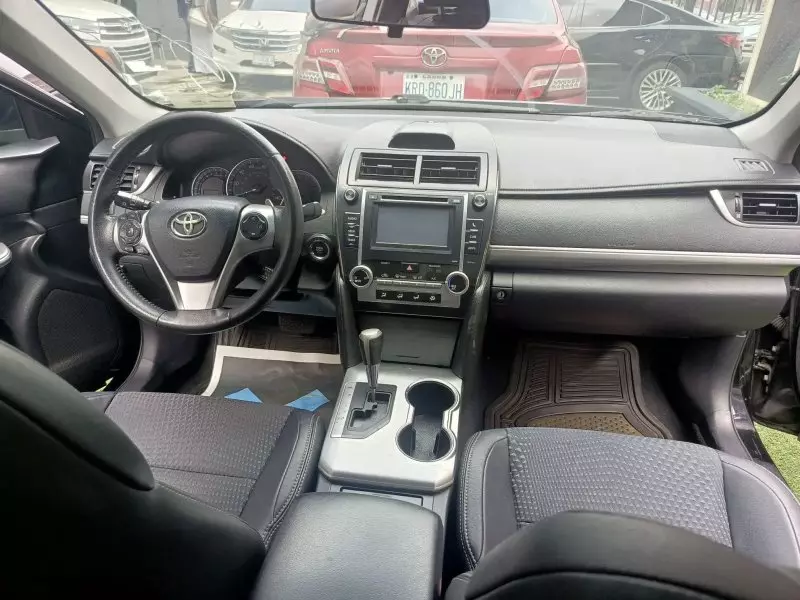 Toyota Camry   - 2013