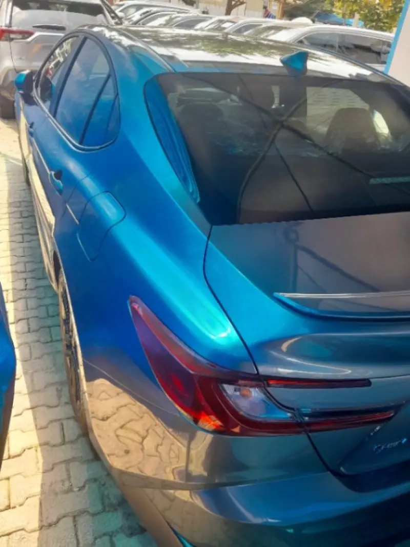 Toyota Camry   - 2024