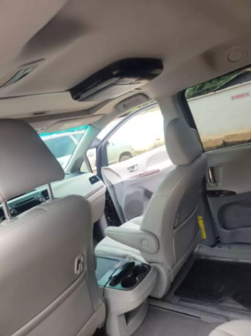 Toyota Sienna   - 2012