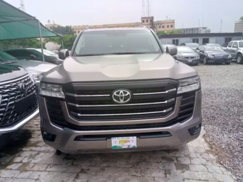 Toyota Landcruiser 300 VX   - 2023