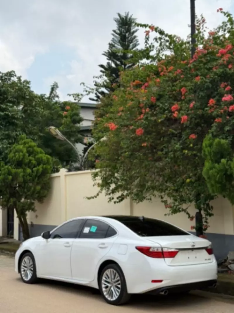 Lexus ES 350   - 2013