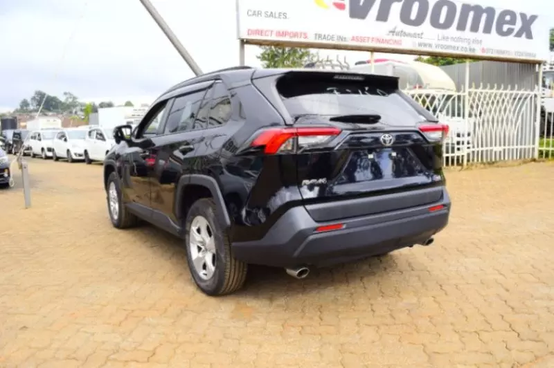 Toyota RAV 4   - 2019