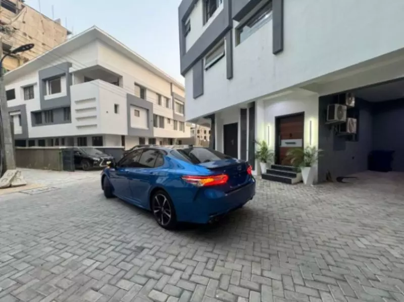 Toyota Camry   - 2019