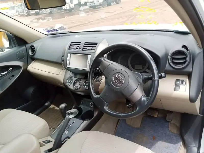 Toyota Vanguard    - 2009