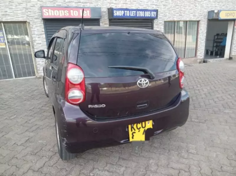 Toyota Passo   - 2012