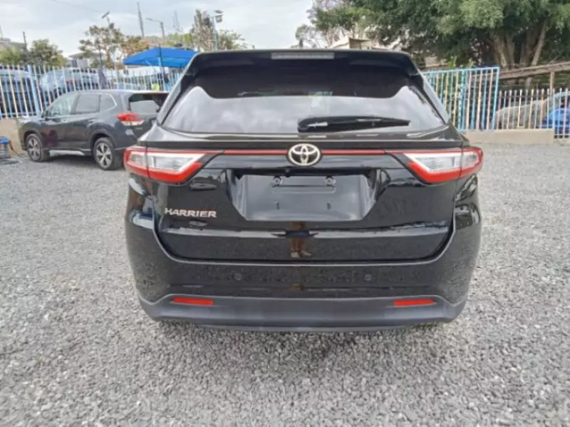Toyota Harrier   - 2018