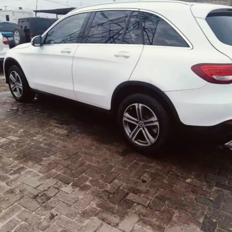 Mercedes-Benz GLC 300   - 2019