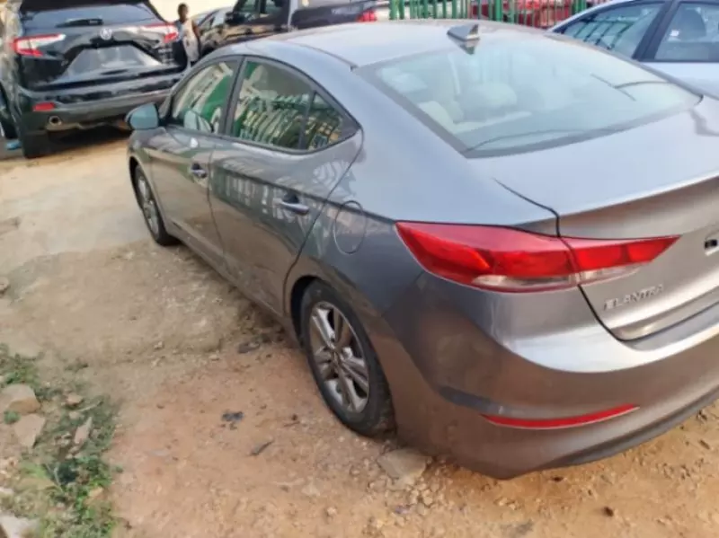 Hyundai Elantra   - 2018
