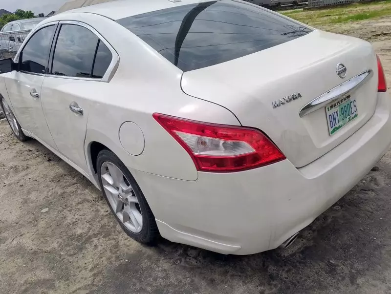 Nissan Maxima   - 2011