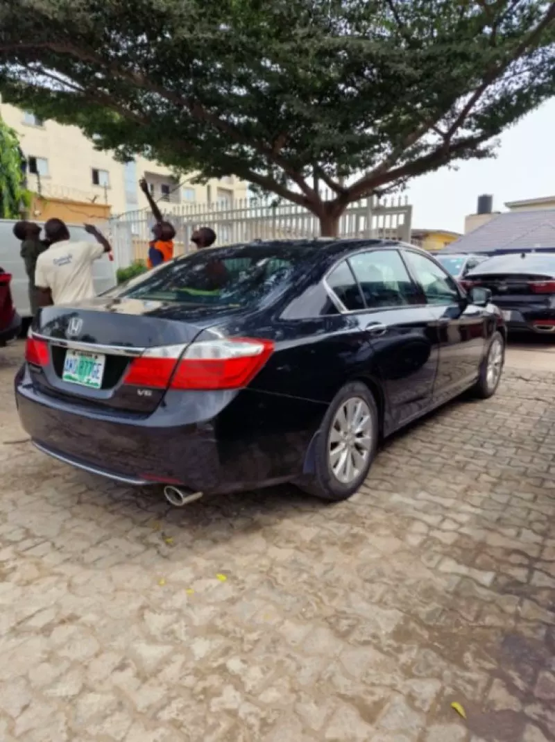 Honda Accord   - 2013