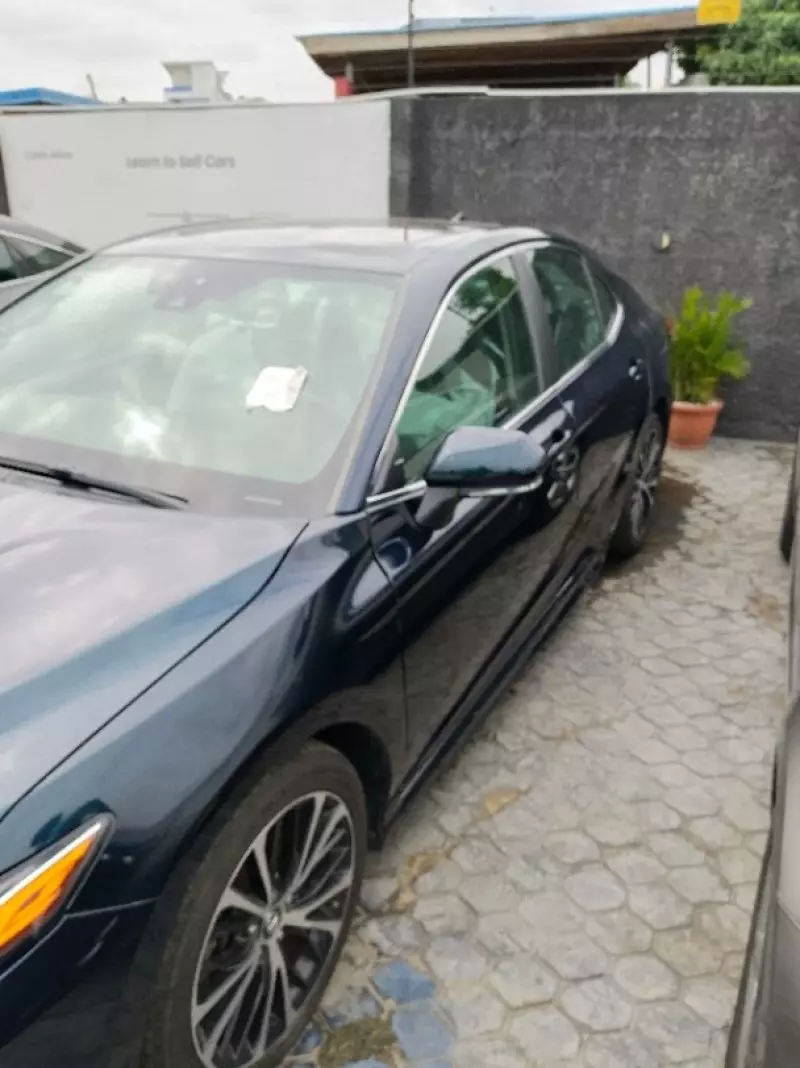 Toyota Camry   - 2019