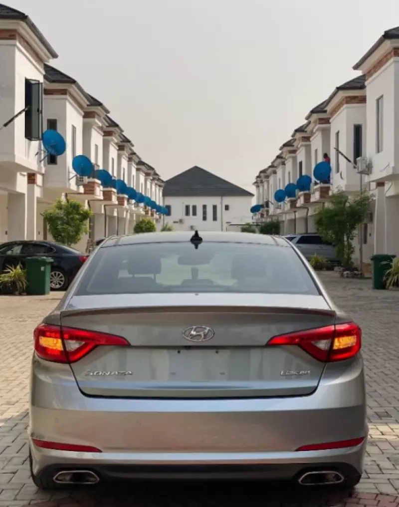 Hyundai Sonata   - 2015