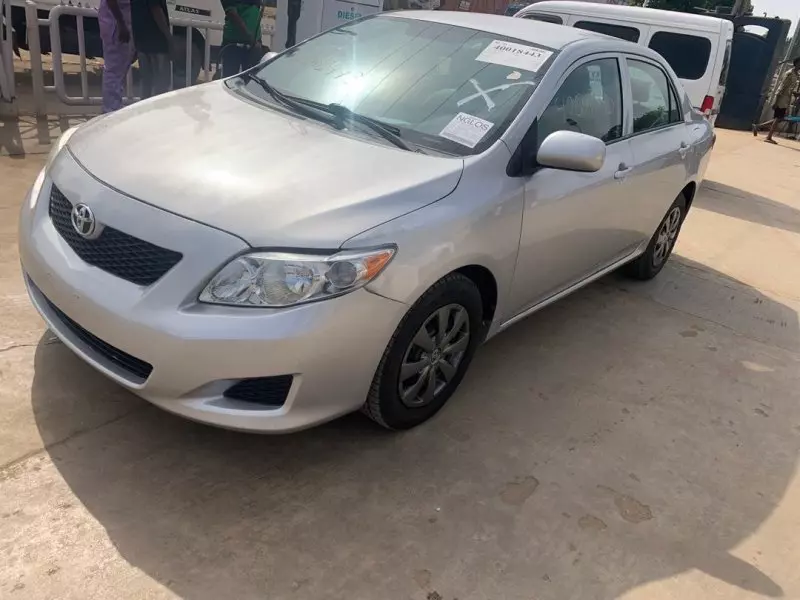 Toyota Corolla   - 2010