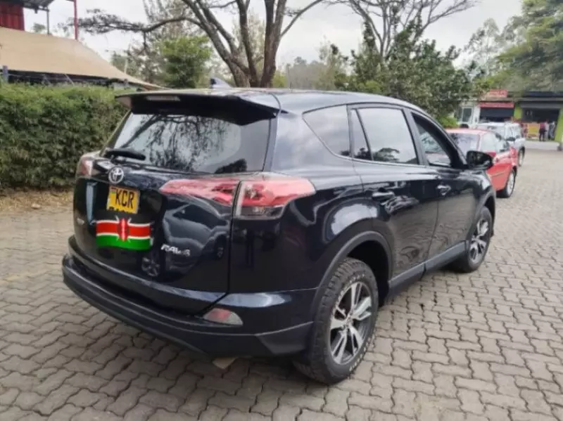 Toyota RAV 4   - 2017