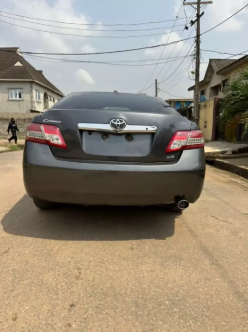 Toyota Camry   - 2010