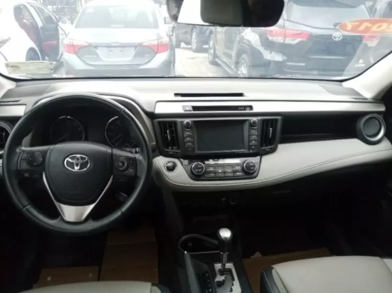 Toyota RAV4   - 2017