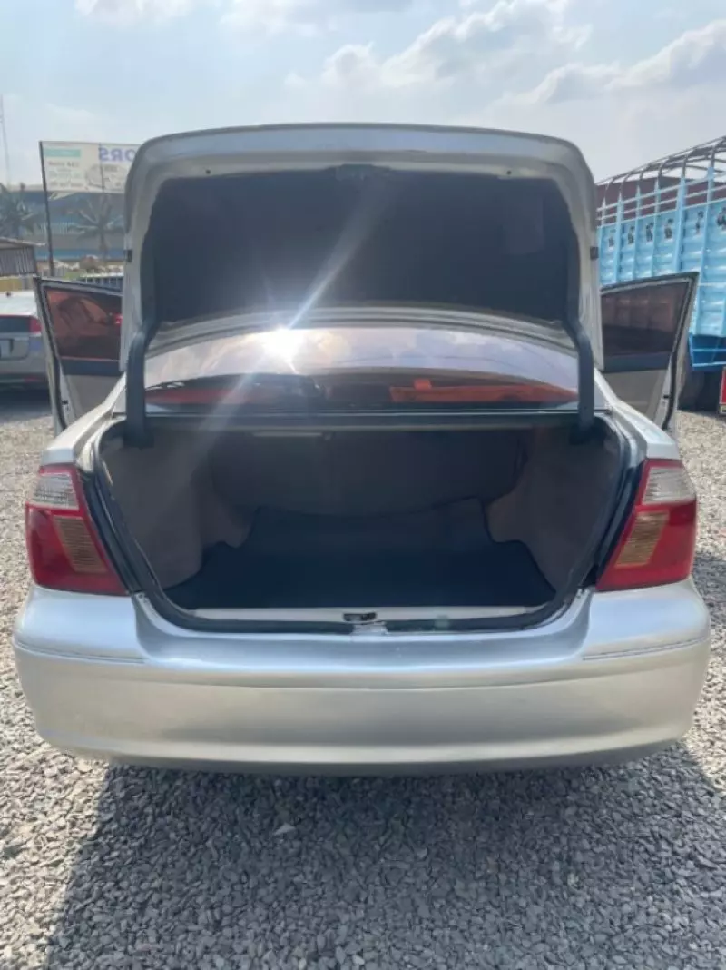 Toyota Premio    - 2010