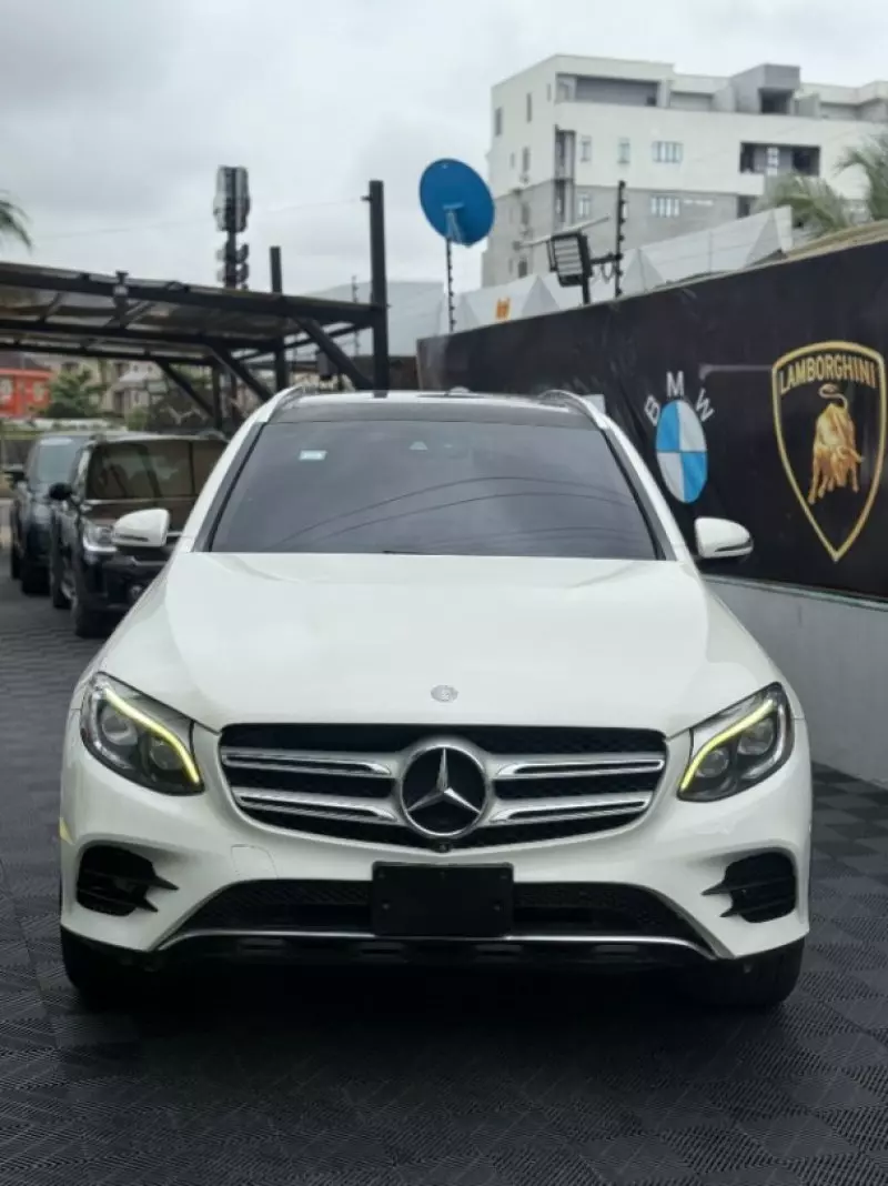 Mercedes-Benz GLC 300   - 2016