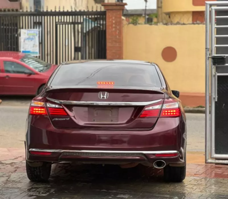 Honda Accord   - 2015