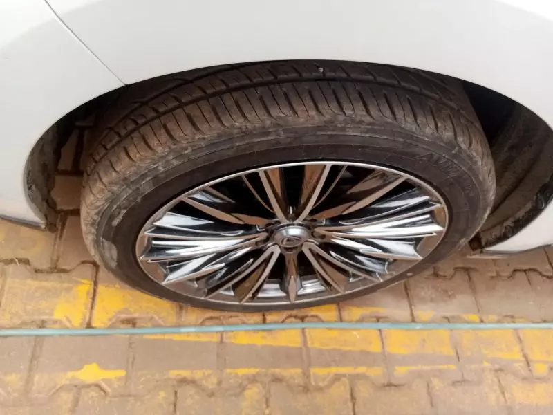 Toyota Harrier   - 2016