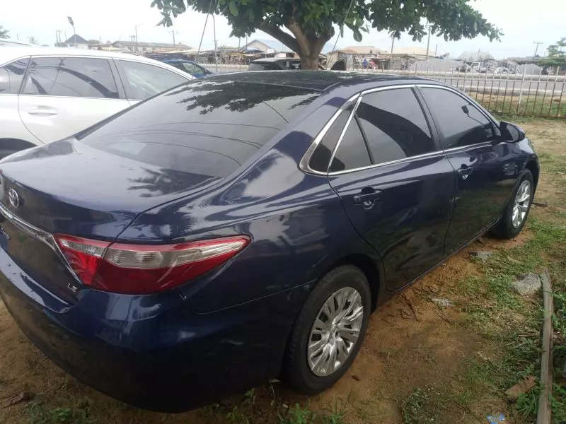 Toyota Camry   - 2016