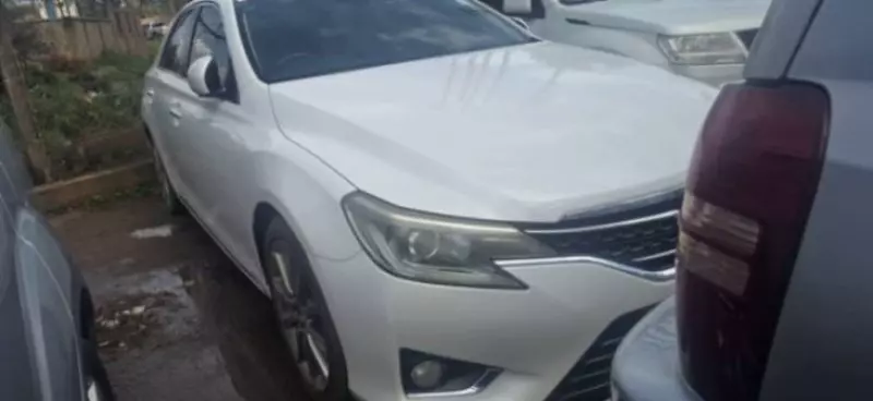 Toyota Mark X - 2012