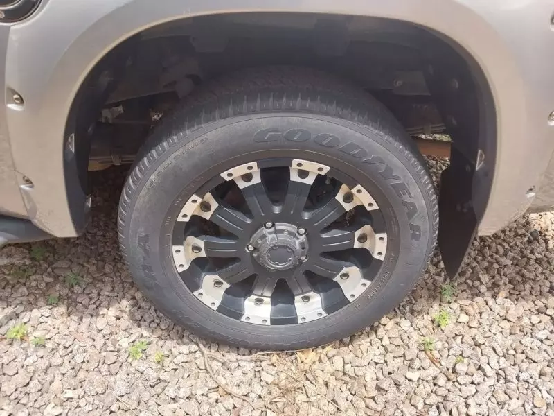 Toyota Tundra   - 2012