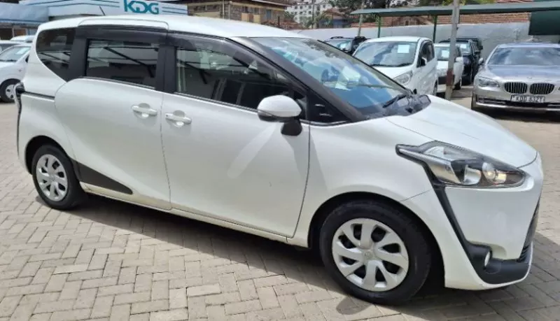 Toyota Sienta   - 2018