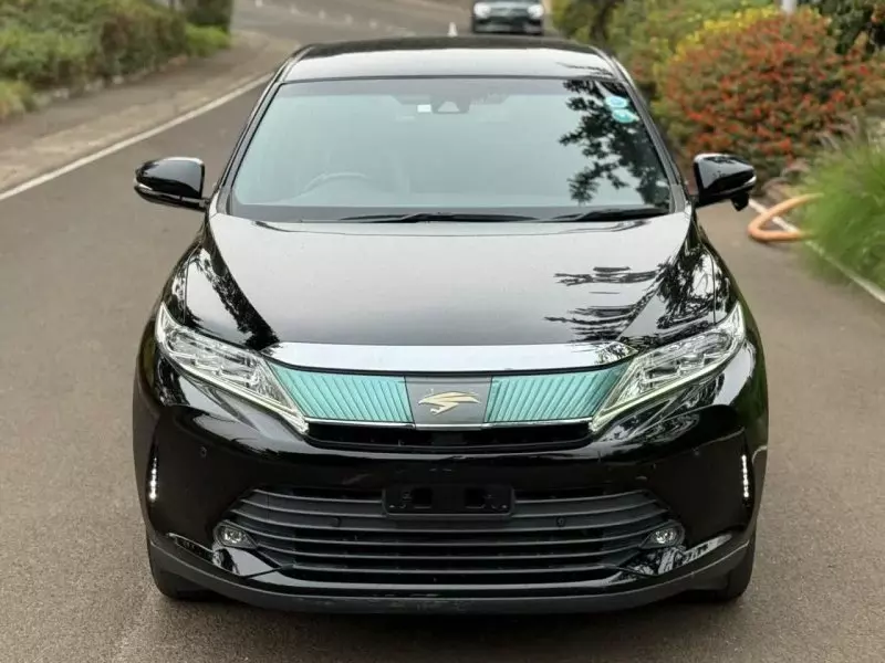Toyota Harrier   - 2018
