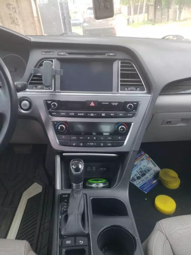 Hyundai Sonata   - 2015
