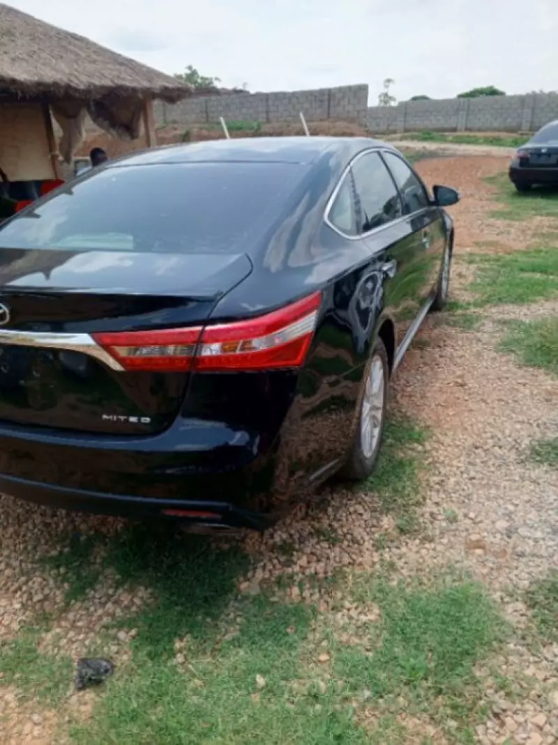 Toyota Avalon   - 2014