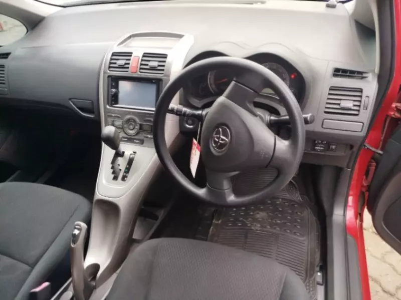 Toyota Auris   - 2010