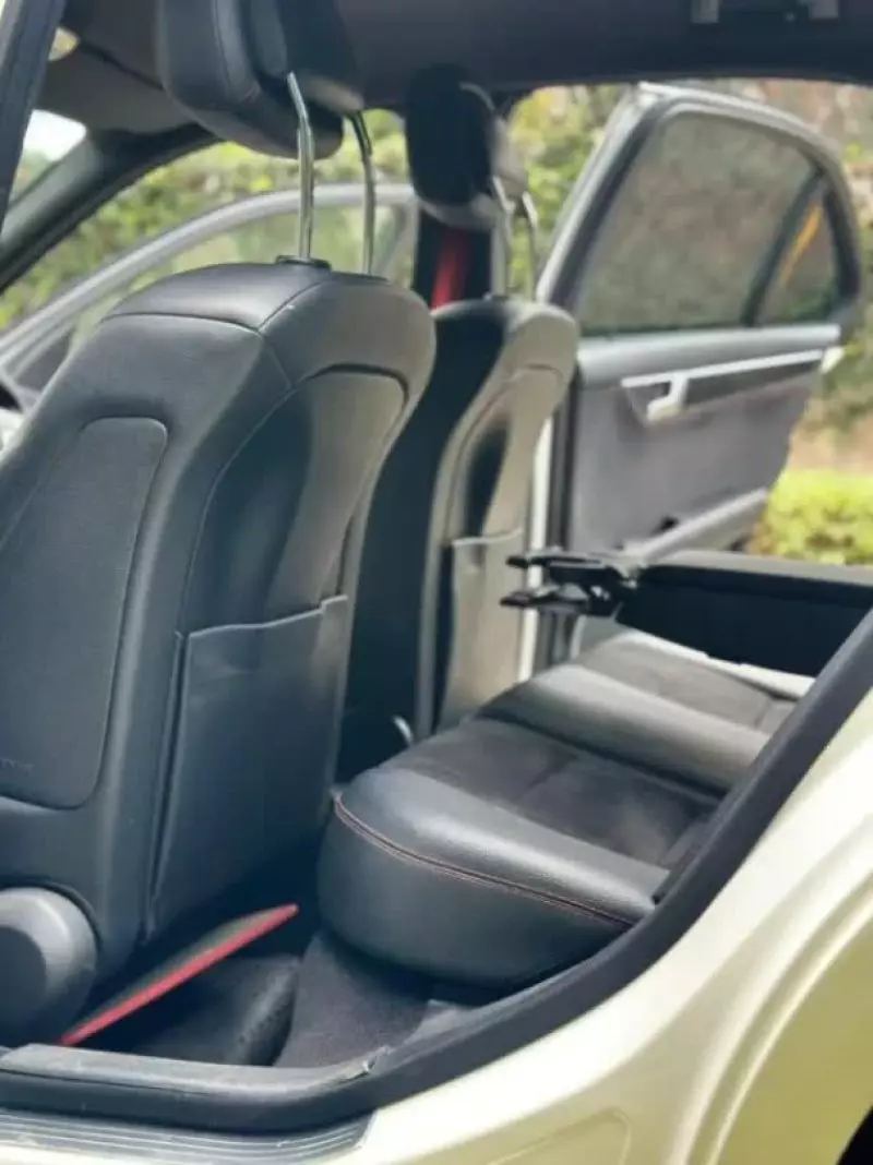 Mercedes-Benz C200   - 2013