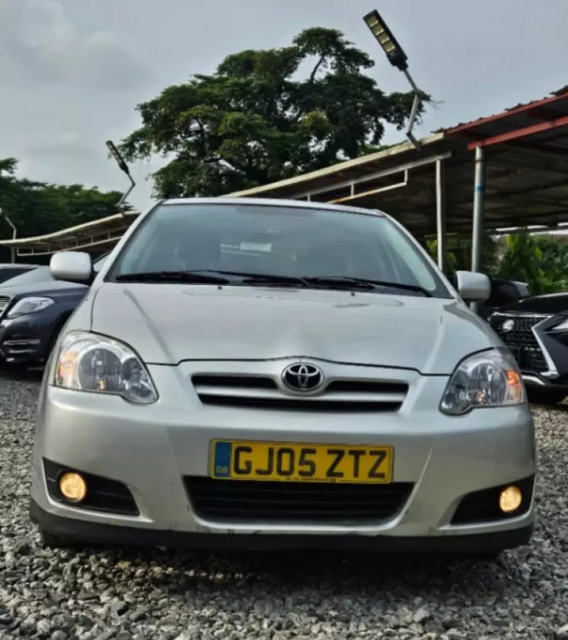 Toyota corolla   - 2004