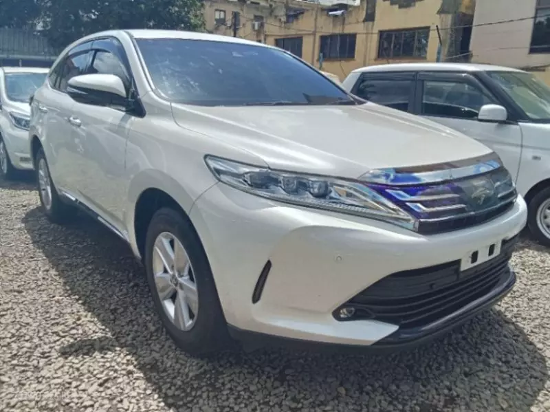 Toyota Harrier   - 2018