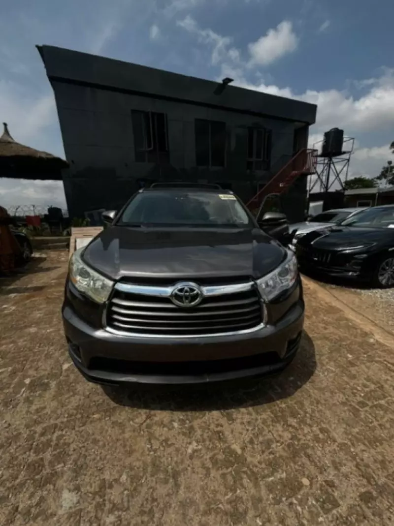 Toyota Highlander   - 2015