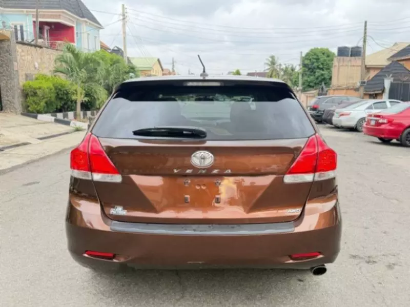 Toyota Venza   - 2010