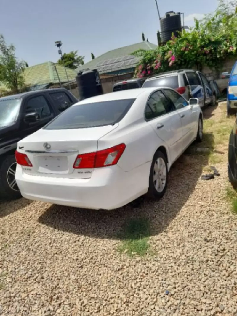 Lexus ES 350   - 2009
