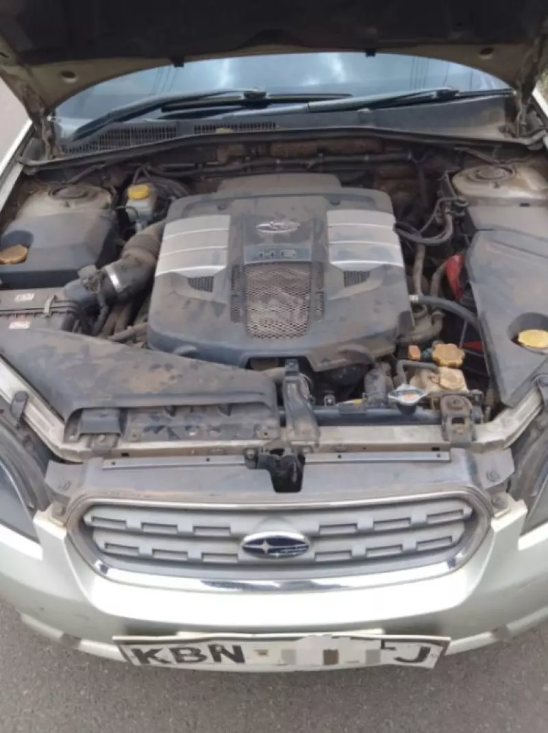 Subaru Outback   - 2004