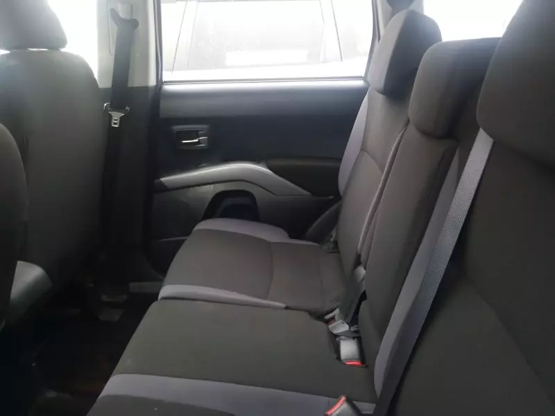 Mitsubishi OUTLANDER   - 2012