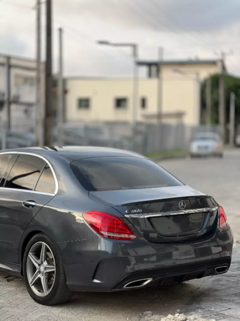 Mercedes-Benz C 300