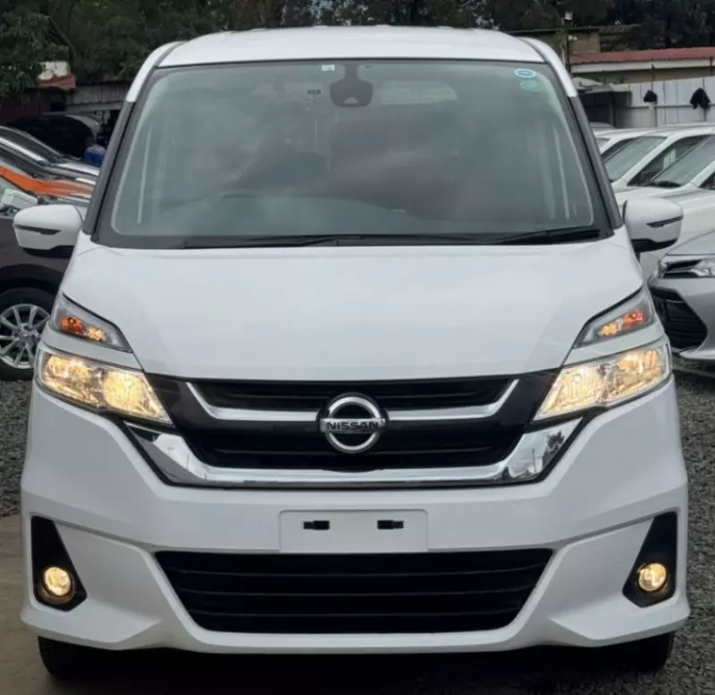 Nissan Serena Hybrid    - 2018
