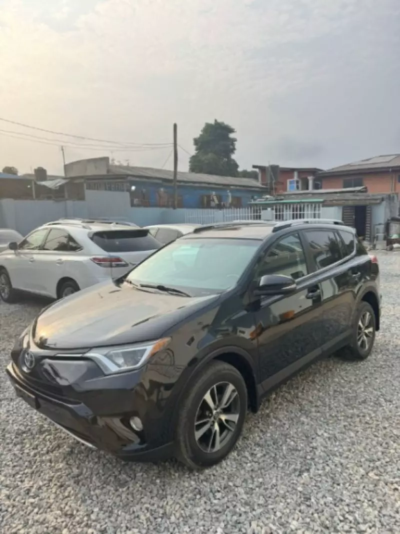 Toyota RAV 4   - 2016