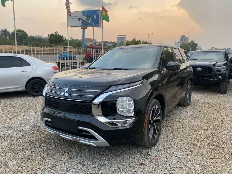 Mitsubishi OUTLANDER   - 2022