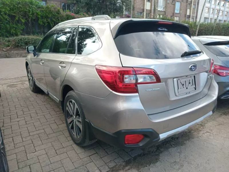 Subaru Outback   - 2018