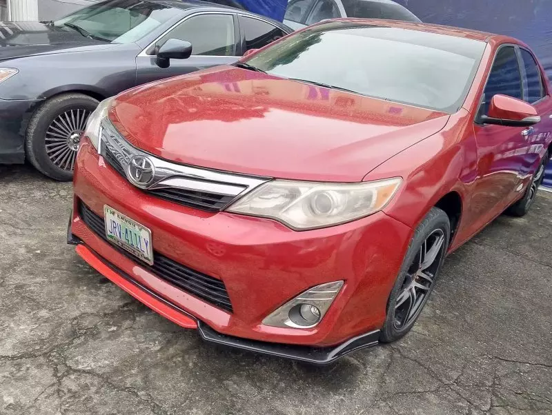 Toyota Camry   - 2012