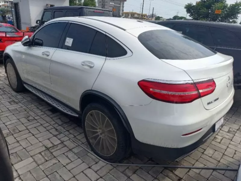 Mercedes-Benz GLC 300   - 2018