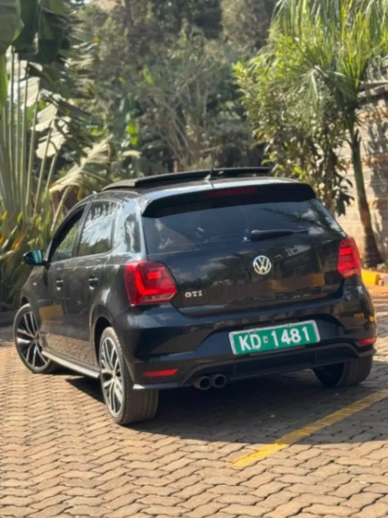 Volkswagen Polo   - 2017