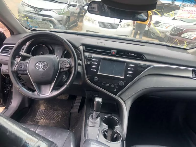 Toyota Camry   - 2018