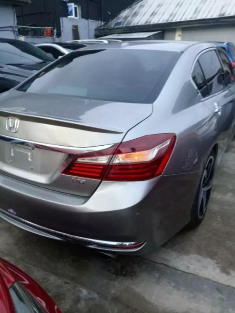 Honda Accord   - 2016